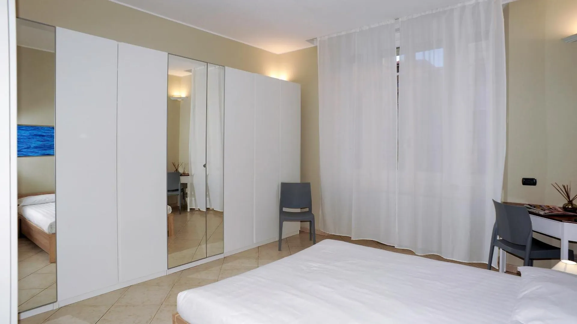 Youhosty - Secret Garden Milano